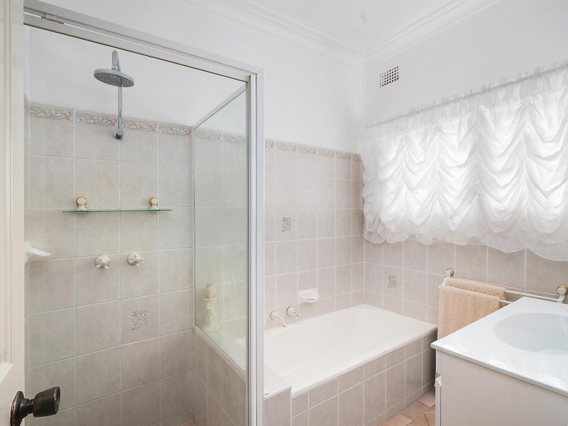 6 Garry Street, Waratah NSW 2298