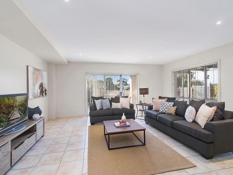 37 Rembrandt Drive, Merewether Heights NSW 2291