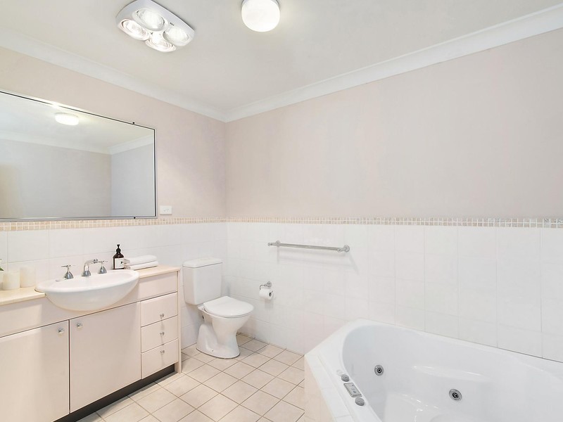 37 Rembrandt Drive, Merewether Heights NSW 2291