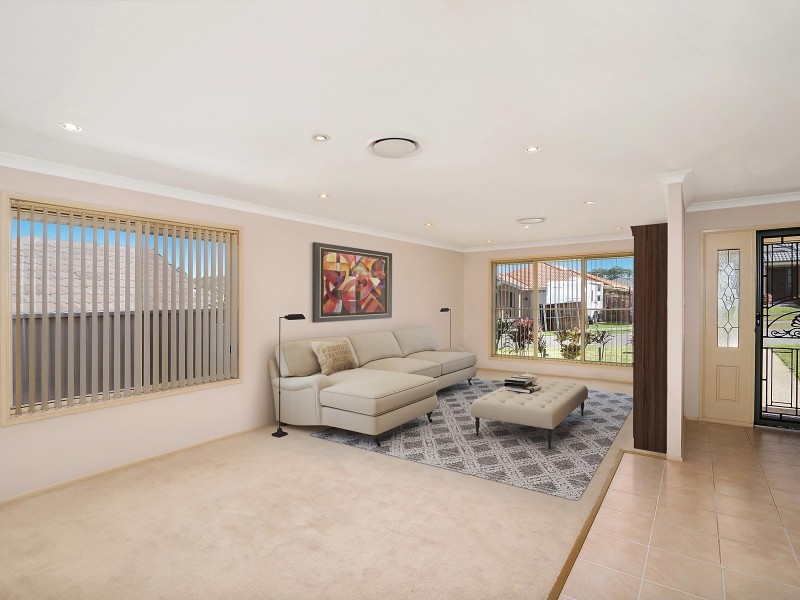 10 Hawkins Place, Cameron Park NSW 2285