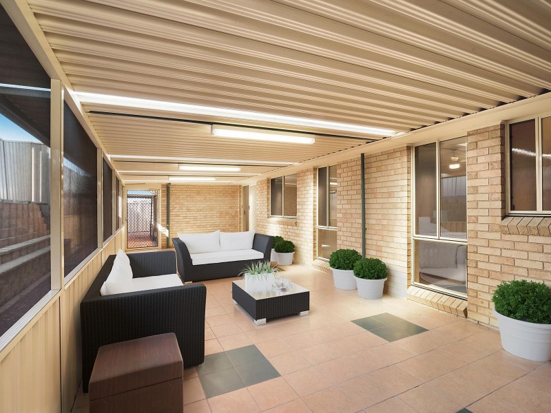 10 Hawkins Place, Cameron Park NSW 2285