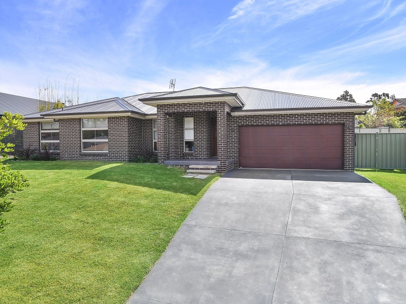 23 Hinchinbrook Close, Ashtonfield NSW 2323