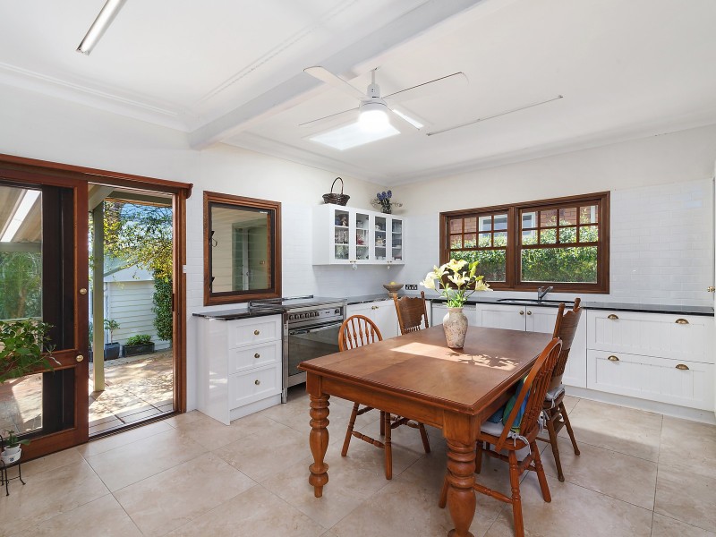 52 Springfield Avenue, Kotara NSW 2289