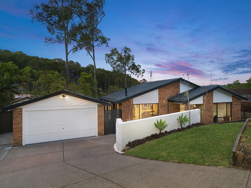 4 Tanunda Close, Eleebana NSW 2282