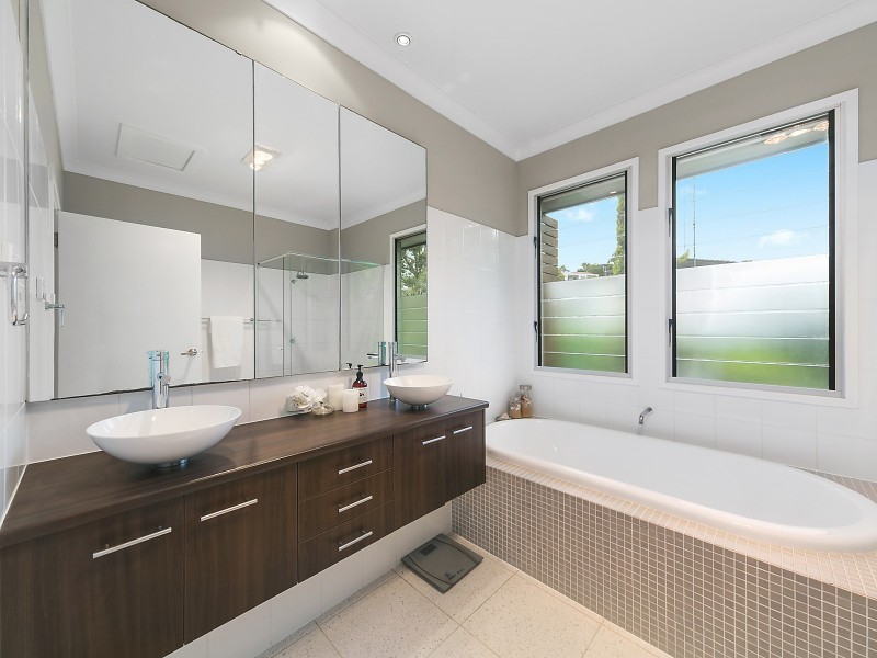 5 Bershire Avenue, Merewether Heights NSW 2291