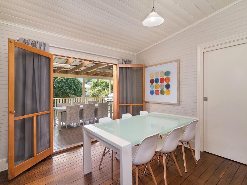 18 Oliver Street, Hamilton NSW 2303