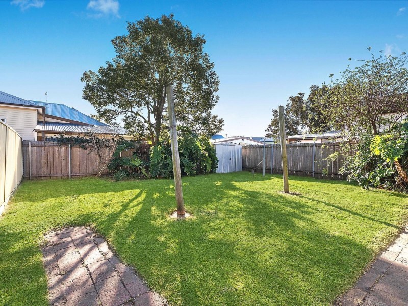 4 Newcastle Street, Hamilton North NSW 2292