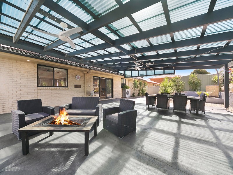 8 Julindur Road, Cameron Park NSW 2285