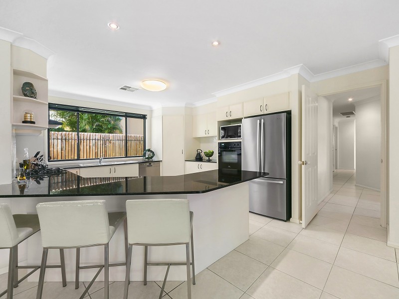 71 Green Point Drive, Belmont NSW 2280