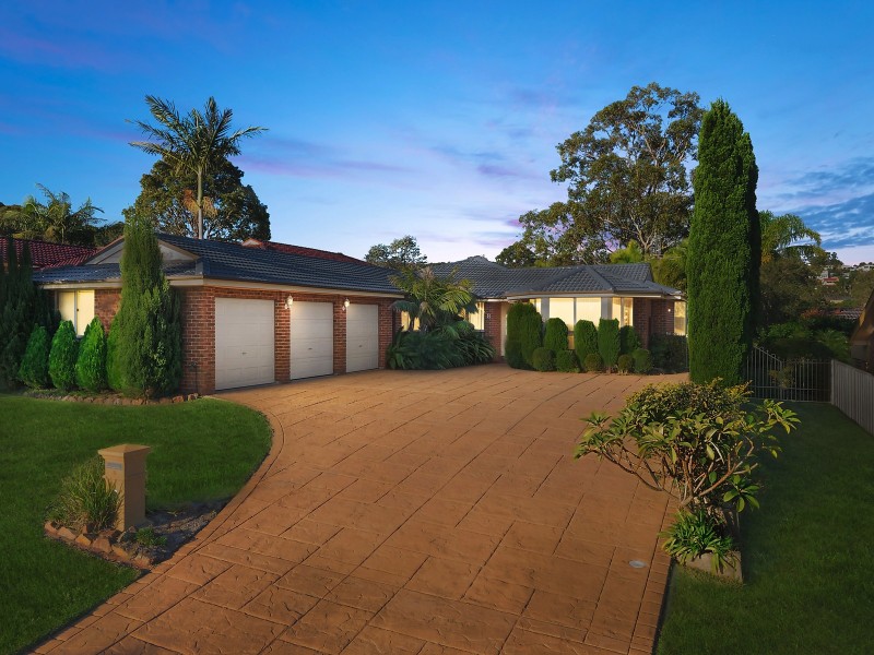8 Mountbatten Place, Valentine NSW 2280
