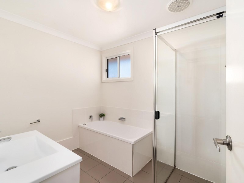 2/18 Naughton Avenue, Birmingham Gardens NSW 2287