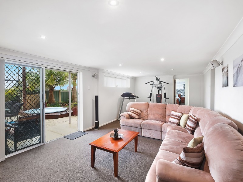 18 Ashford Parade, Merewether Heights NSW 2291