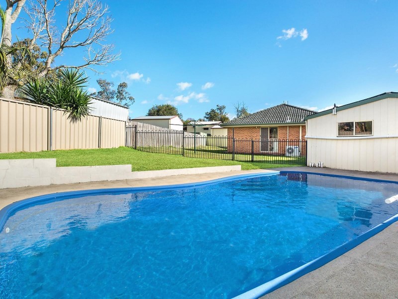 12 Woodlands Place, Raymond Terrace NSW 2324