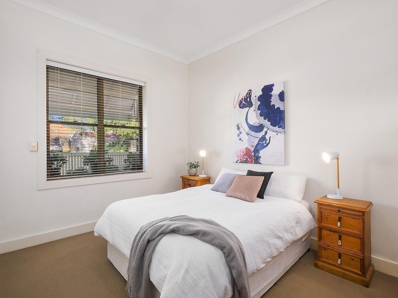 8 Thomas Street, Hamilton South NSW 2303