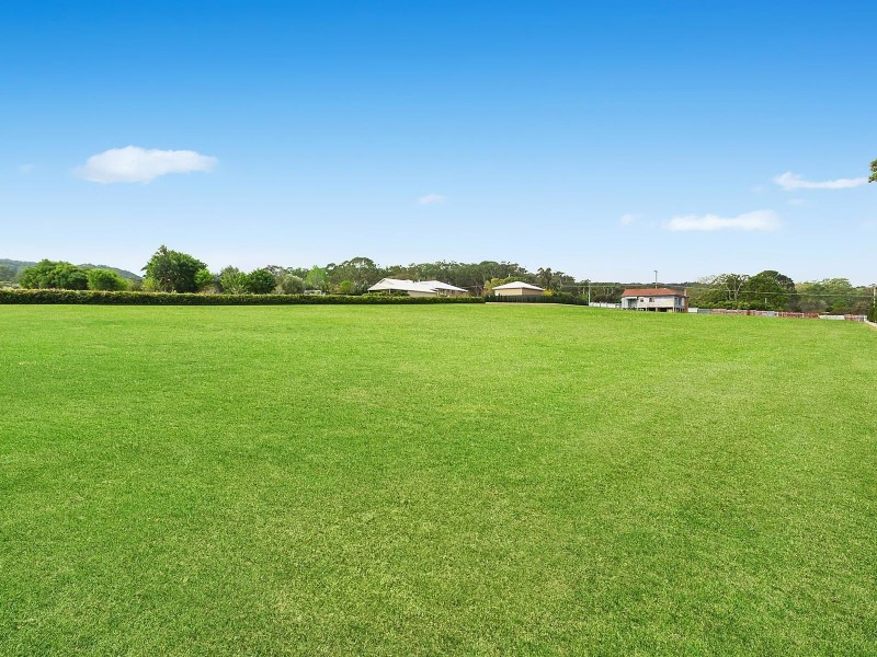 27 Burton Road, Eleebana NSW 2282