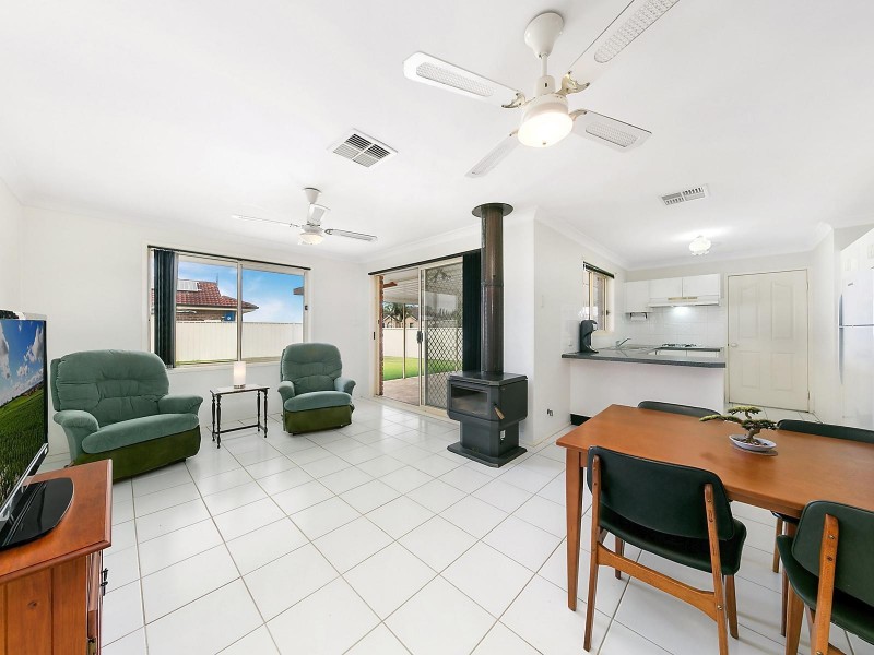 31 Faulkland Crescent, Maryland NSW 2287