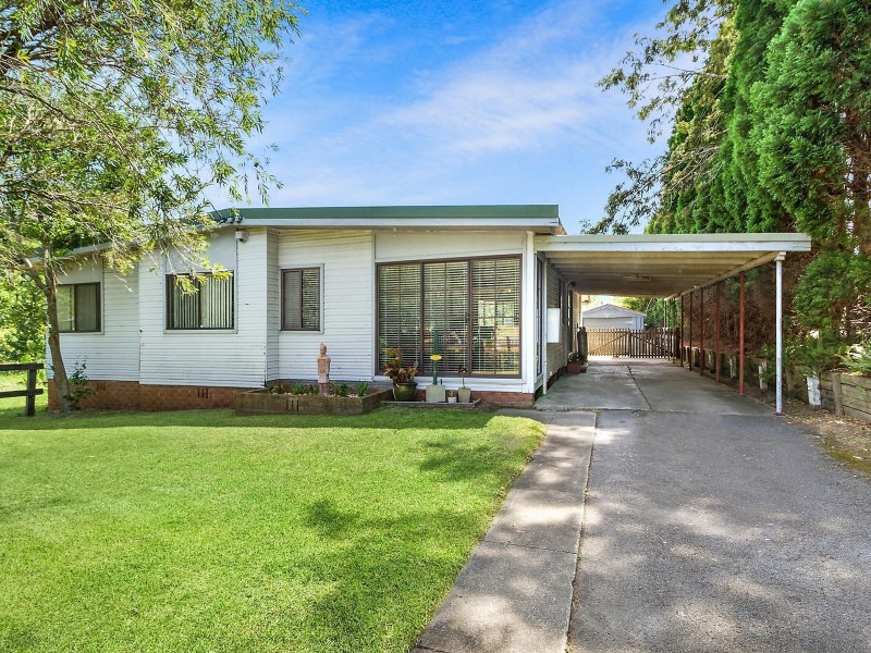 37 Burton Road, Eleebana NSW 2282