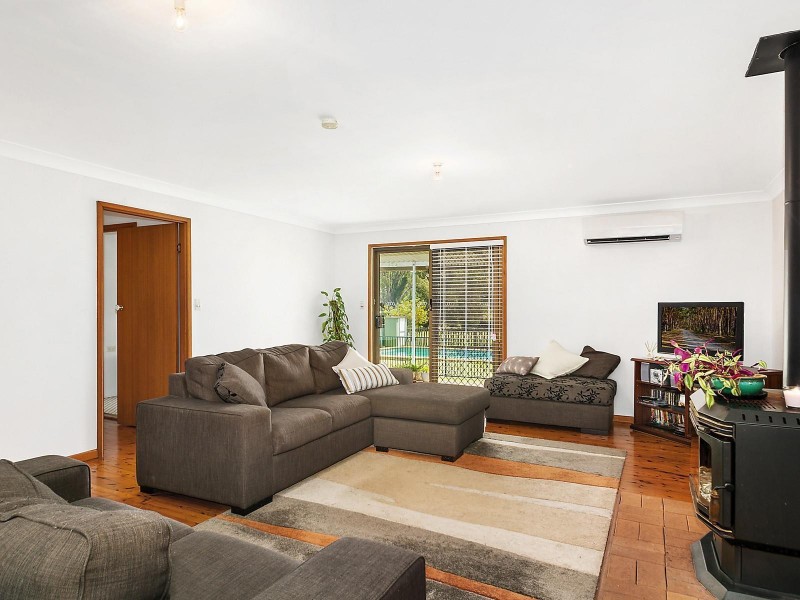 37 Burton Road, Eleebana NSW 2282