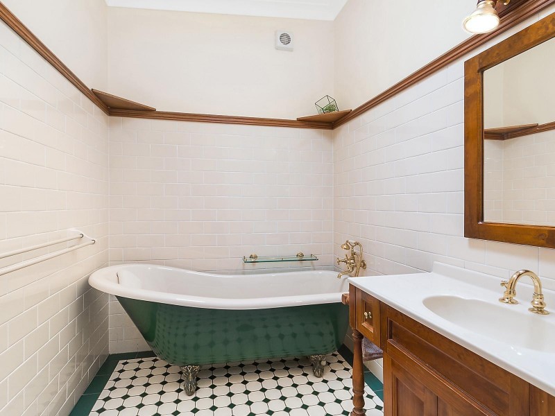 37 Burton Road, Eleebana NSW 2282