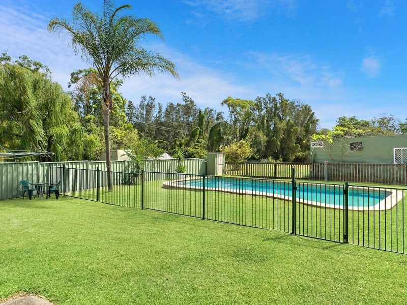 37 Burton Road, Eleebana NSW 2282