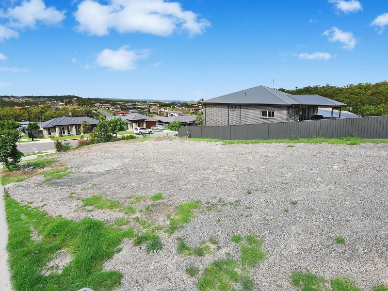 2 Vesta Street, Cameron Park NSW 2285