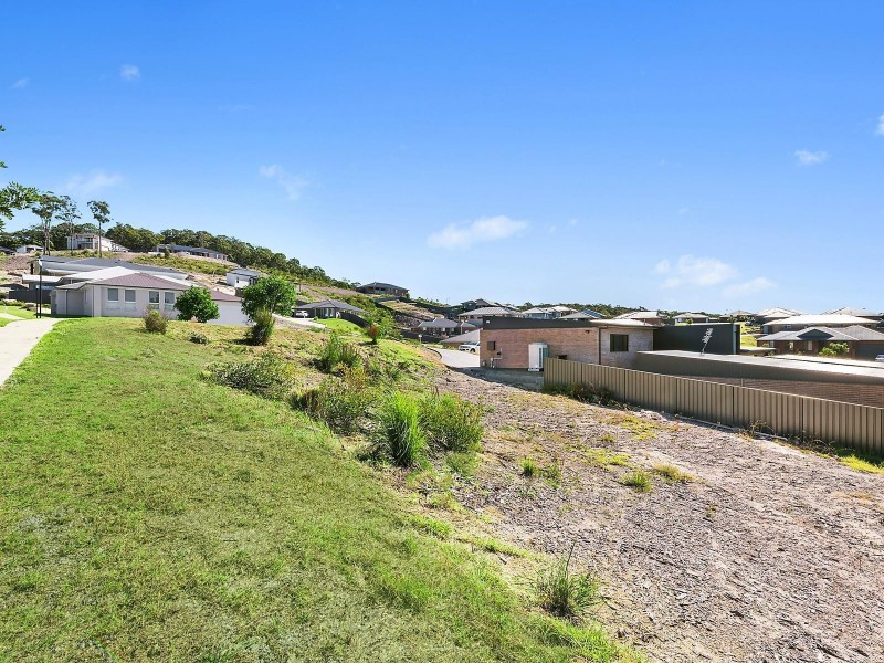 2 Pegasus Road, Cameron Park NSW 2285