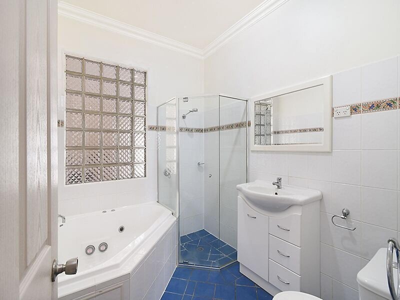 2 Roberts Street, Whitebridge NSW 2290