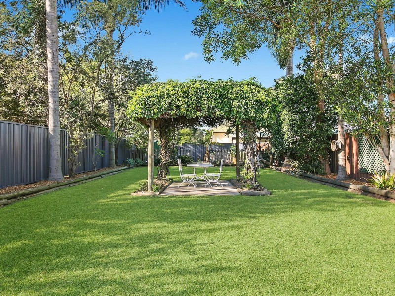 11 Margaret Street, Mayfield East NSW 2304