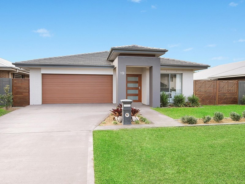 19 Plover Street, Fern Bay NSW 2295