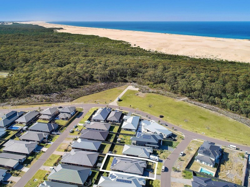 19 Plover Street, Fern Bay NSW 2295