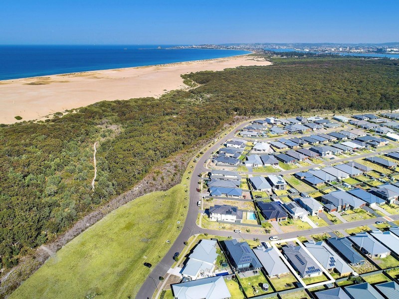 19 Plover Street, Fern Bay NSW 2295