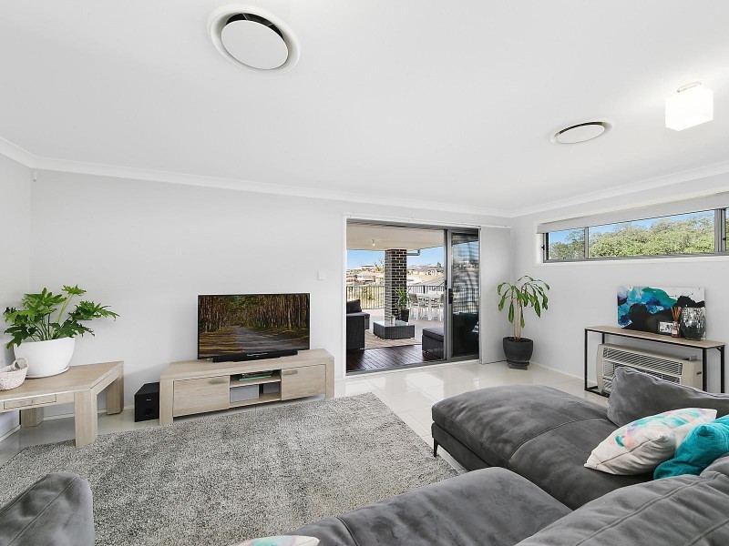 3 Falster Ridge, Cameron Park NSW 2285