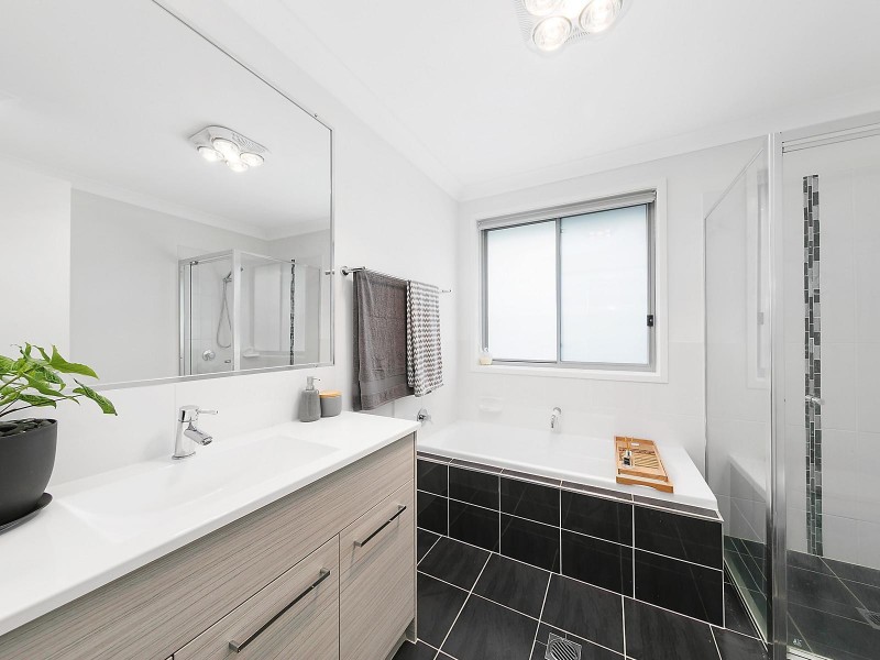 3 Falster Ridge, Cameron Park NSW 2285