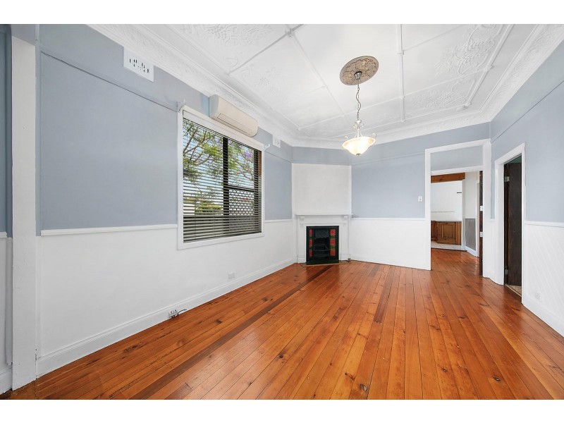 34 Greaves Street, Mayfield East NSW 2304