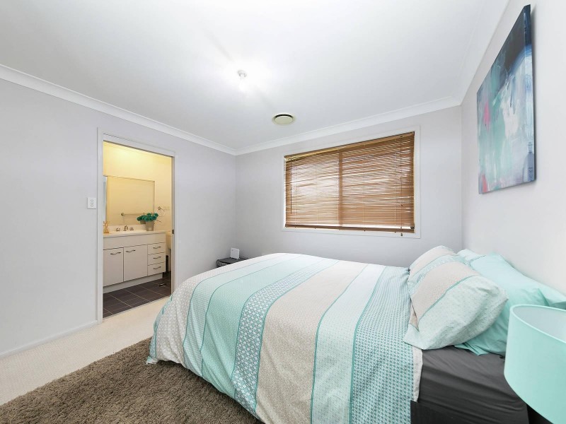 6 Stirling Street, Abernethy NSW 2325