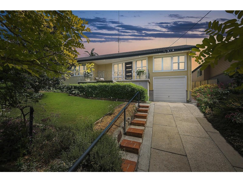 32 Sun Hill Drive, Merewether Heights NSW 2291