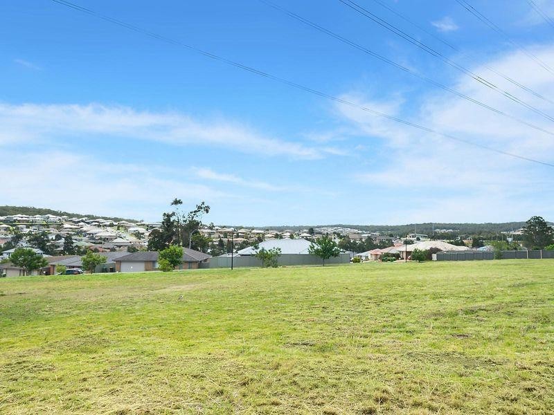 39 Cleveland Street, Cameron Park NSW 2285