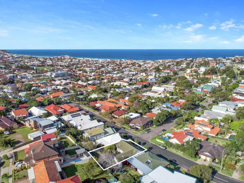 20 Kempster Road, Merewether NSW 2291