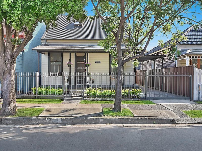 89 Cleary Street, Hamilton NSW 2303