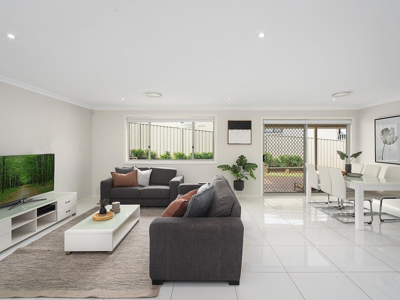 8 Beluga Drive, Cameron Park NSW 2285