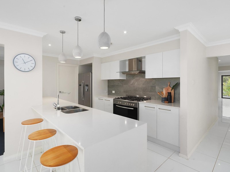 8 Beluga Drive, Cameron Park NSW 2285