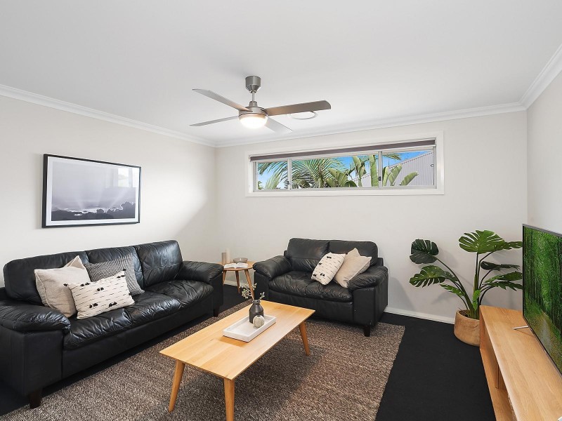8 Beluga Drive, Cameron Park NSW 2285