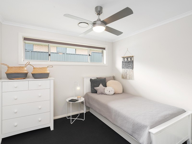 8 Beluga Drive, Cameron Park NSW 2285