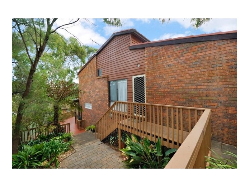 30 Hobart Place, Illawong NSW 2234