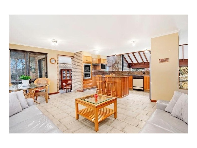 23 Redman Avenue, Illawong NSW 2234