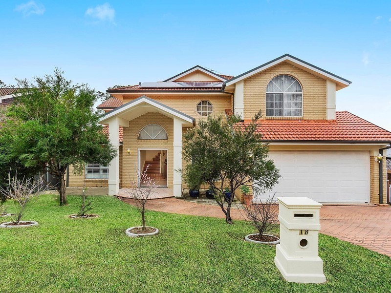 18 Mariner Road, Illawong NSW 2234