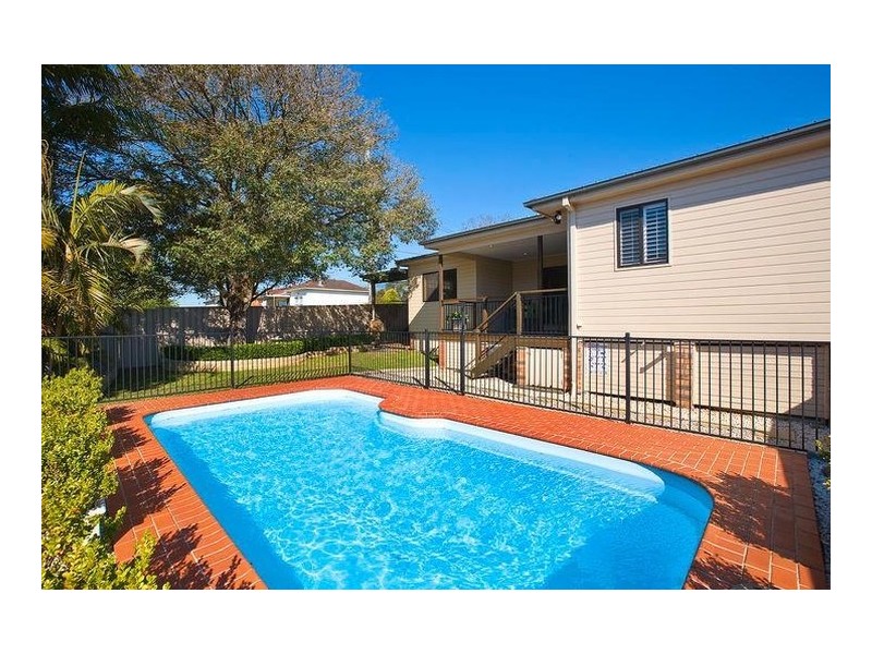 27 Taloma Street, Picnic Point NSW 2213