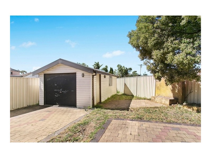 16 Shirley Avenue, Roselands NSW 2196