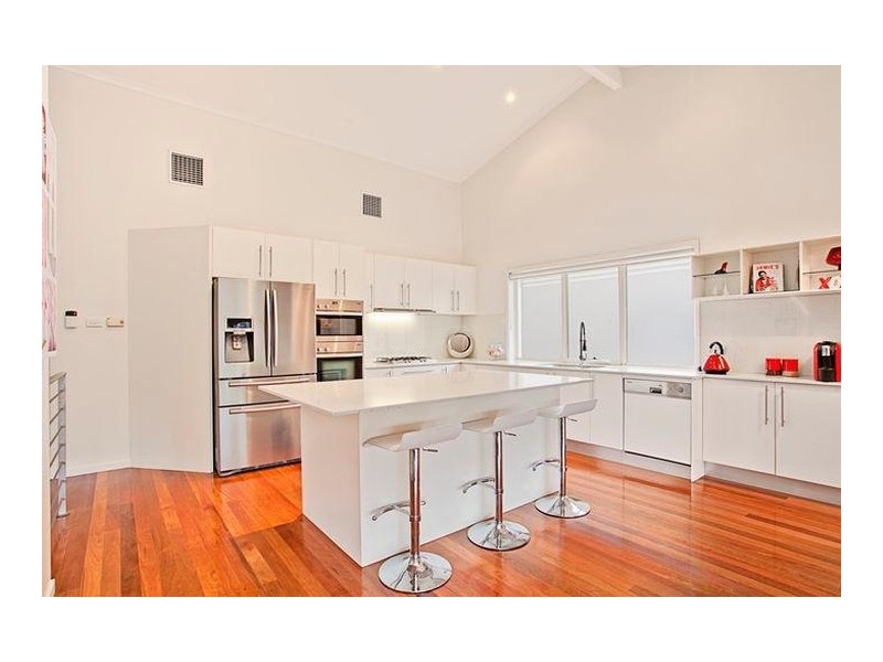 79 Griffin Parade, Illawong NSW 2234