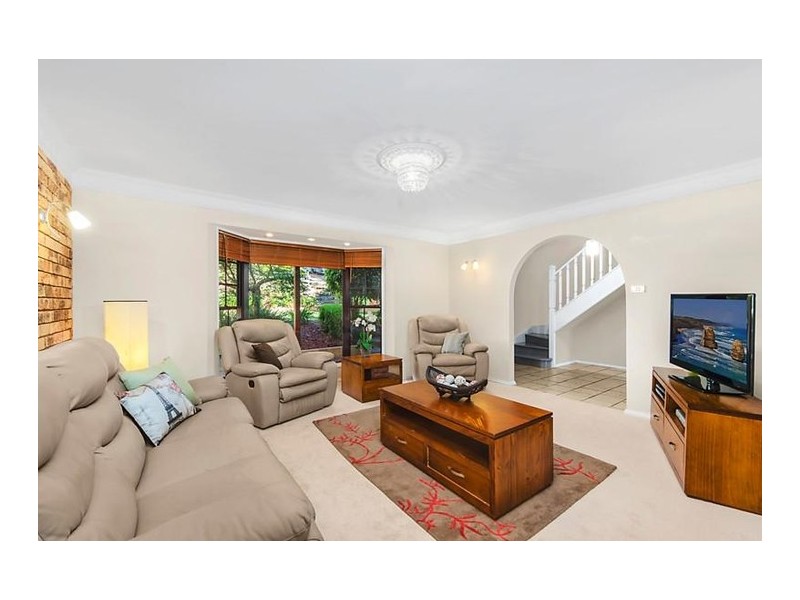 11 Charlotte Place, Illawong NSW 2234